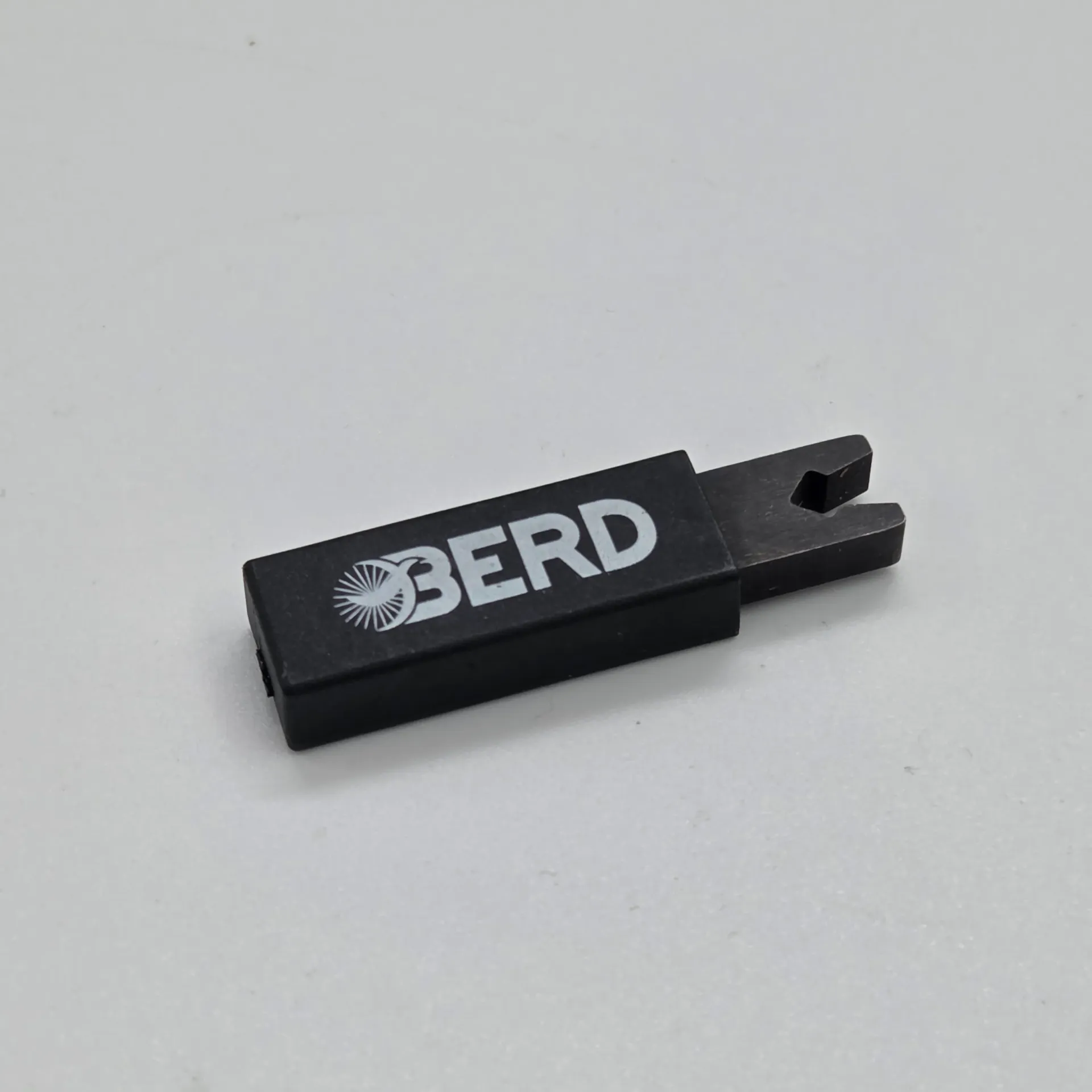 Berd thin nipple wrench tool